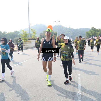 Runner Photo 6936333