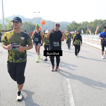 Runner Photo 6936335