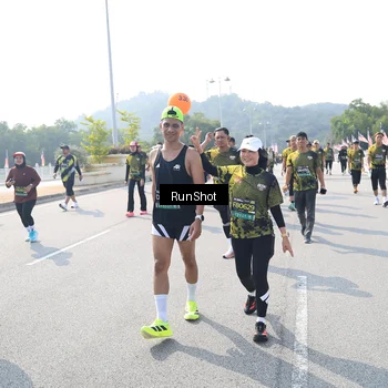 Runner Photo 6936337