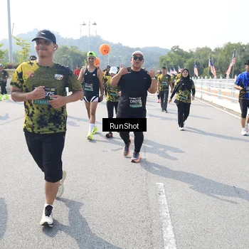 Runner Photo 6936340