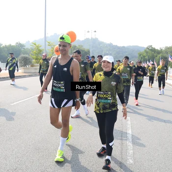 Runner Photo 6936341