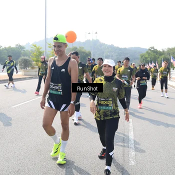 Runner Photo 6936342