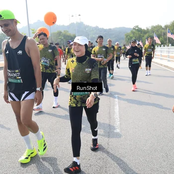 Runner Photo 6936346