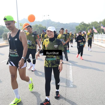 Runner Photo 6936347
