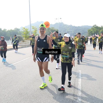 Runner Photo 6936350