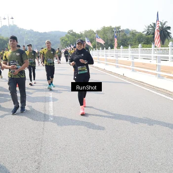Runner Photo 6936356