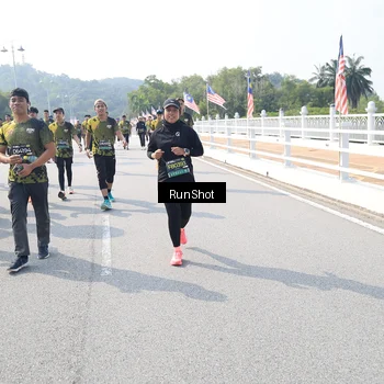 Runner Photo 6936358