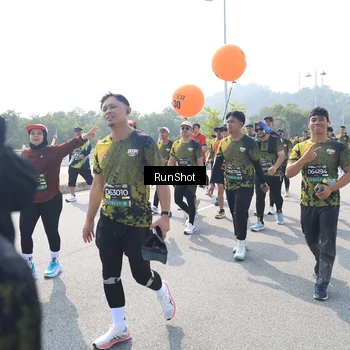 Runner Photo 6936362