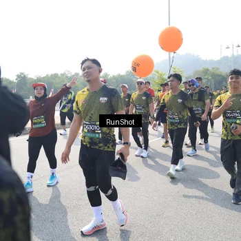 Runner Photo 6936363