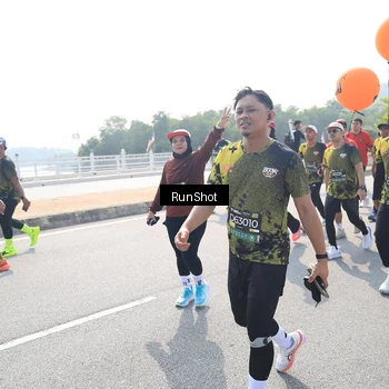 Runner Photo 6936364