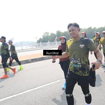 Runner Photo 6936365