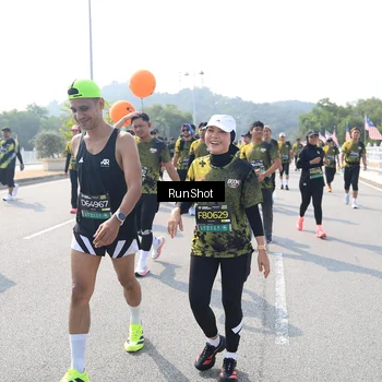 Runner Photo 6936373
