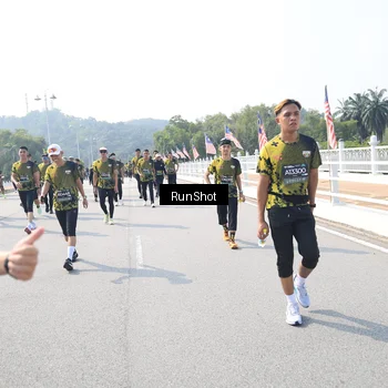 Runner Photo 6936397