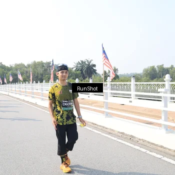 Runner Photo 6936425