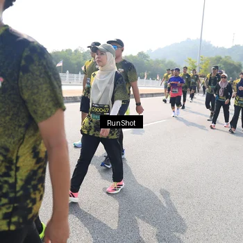 Runner Photo 6936454