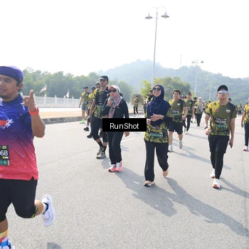 Runner Photo 6936470
