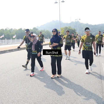 Runner Photo 6936475