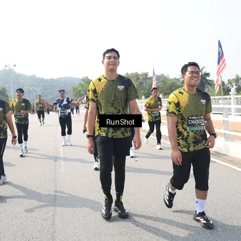 Runner Photo 6936494