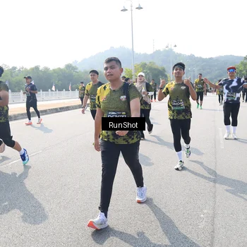 Runner Photo 6936497