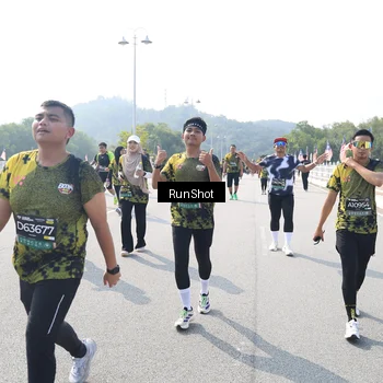 Runner Photo 6936502