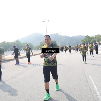 Runner Photo 6936553