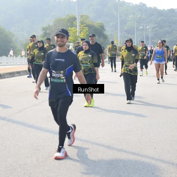 Runner Photo 6936591