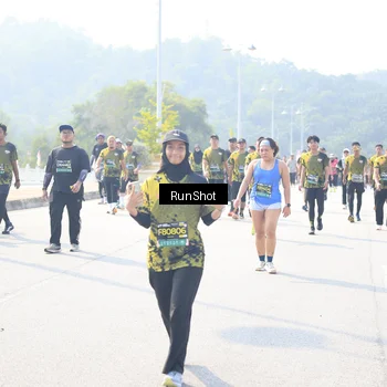 Runner Photo 6936608