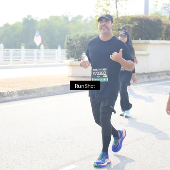 Runner Photo 6936615
