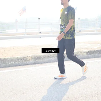 Runner Photo 6936669