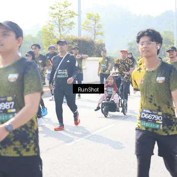 Runner Photo 6936699