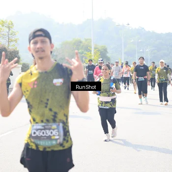 Runner Photo 6936753
