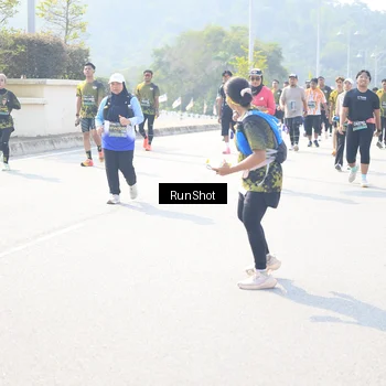 Runner Photo 6936763