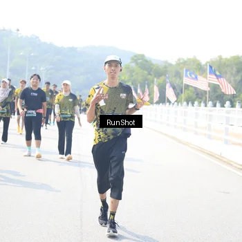 Runner Photo 6936768