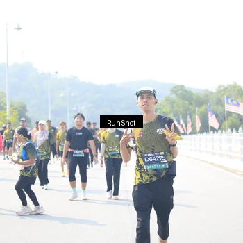 Runner Photo 6936769
