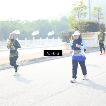 Runner Photo 6936775