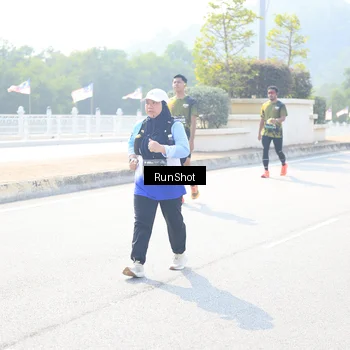 Runner Photo 6936779