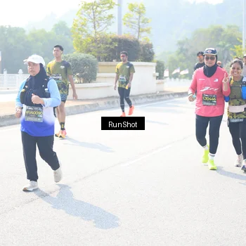 Runner Photo 6936788