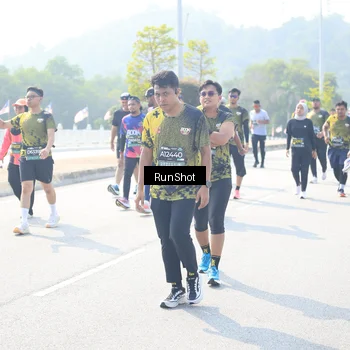 Runner Photo 6936855