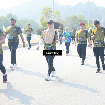 Runner Photo 6936888