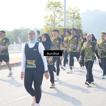 Runner Photo 6937003