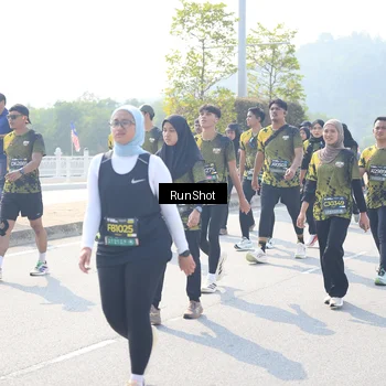 Runner Photo 6937004