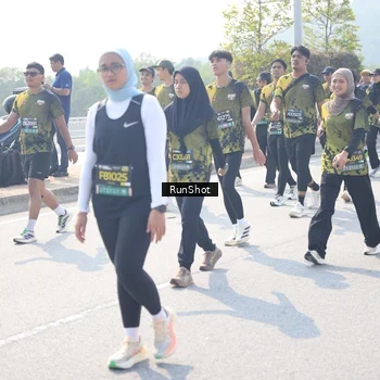 Runner Photo 6937012
