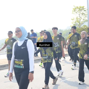 Runner Photo 6937020