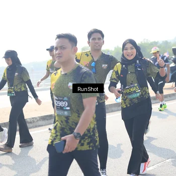 Runner Photo 6937041