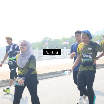 Runner Photo 6937060