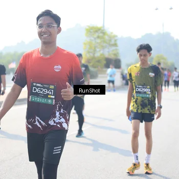 Runner Photo 6937077