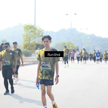 Runner Photo 6937080