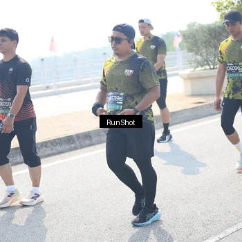 Runner Photo 6937081