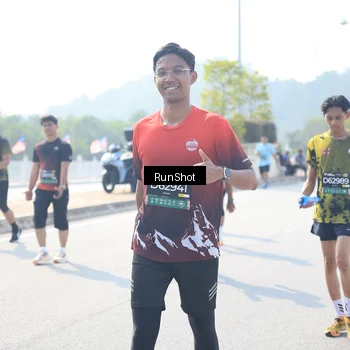 Runner Photo 6937085