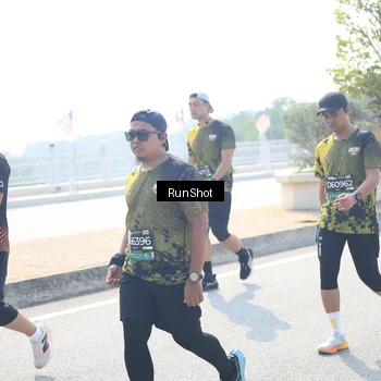 Runner Photo 6937086